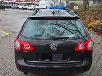 Gebraucht VW Passat Comfortline 122 PS (89 kW) 2008 Braun Kombi