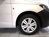 Gebraucht VW Caddy Basis 102 PS (75 kW) 2023 Weiß Van / Kleinbus