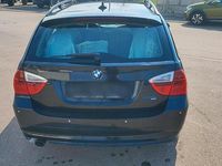Gebraucht BMW 318 122 PS (89 kW) 2007 Schwarz Kombi