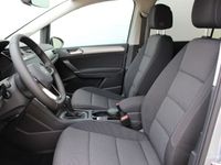 Gebraucht VW Touran Comfortline 150 PS (110 kW) 2025 Silber Van / Kleinbus