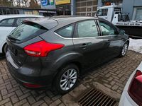 Gebraucht Ford Focus 100 PS (73 kW) 2015 Grau Kleinwagen