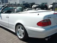 Gebraucht Mercedes CLK320 218 PS (160 kW) 2000 Weiß Cabrio