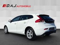 Gebraucht Volvo V40 Kinetic 120 PS (88 kW) 2018 Weiß Limousine