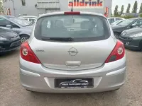 Usado Opel Corsa Edition 60 CV (44 kW) 2007 Plateado Utilitario
