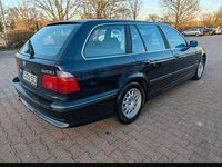 Gebraucht BMW 523 170 PS (125 kW) 1999 Blau Kombi