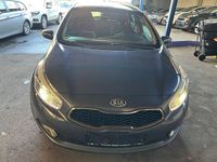 Gebraucht Kia Ceed 128 PS (94 kW) 2015 Blau Kleinwagen