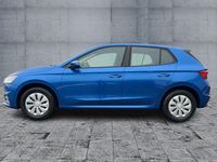 Neu Skoda Fabia Essence 95 PS (69 kW) 2025 Blau Limousine