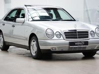 Gebraucht Mercedes E220 Classic 125 PS (91 kW) 1999 Silber Limousine