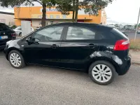 Gebraucht Kia Rio 85 PS (62 kW) 2014 Schwarz Limousine