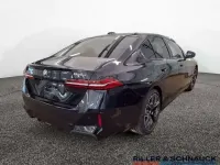 Gebraucht BMW 520 M Sport 197 PS (144 kW) 2025 Carbonschwarz Limousine