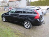Gebraucht Volvo V60 Kinetic 163 PS (119 kW) 2011 Black sapphire / metallic Kombi