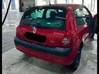 Gebraucht Renault Clio II 58 PS (42 kW) 2003 Rot Limousine