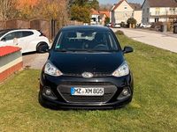 Gebraucht Hyundai i10 67 PS (49 kW) 2014 Schwarz Kleinwagen