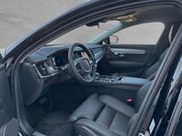 Second-hand Volvo V90 Plus 455 CP (334 kW) 2024 Negru Break