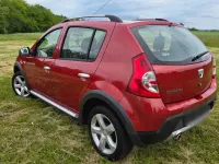 Gebraucht Dacia Sandero Stepway 75 PS (55 kW) 2011 Rot Limousine