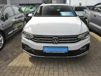 Gebraucht VW Passat R-line 150 PS (110 kW) 2024 Weiß Kombi