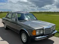 Gebraucht Mercedes E230 136 PS (100 kW) 1983 Grau Limousine