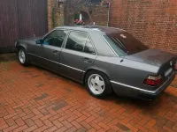 Gebraucht Mercedes E230 132 PS (97 kW) 1992 Limousine