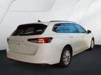 Gebraucht Skoda Superb Essence 150 PS (110 kW) 2025 Weiß Kombi