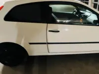 Gebraucht Ford Fiesta 80 PS (58 kW) 2003 Weiß Kleinwagen
