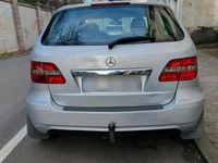 Gebraucht Mercedes B180 109 PS (80 kW) 2011 Silber Van / Kleinbus