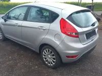 Gebraucht Ford Fiesta Ambiente 82 PS (60 kW) 2009 Silber Limousine