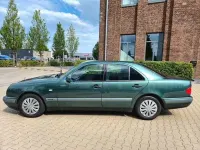 Gebraucht Mercedes E230 Classic 150 PS (110 kW) 1996 Grün Limousine