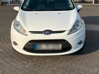 Gebraucht Ford Fiesta Trend 82 PS (60 kW) 2012 Weiß Limousine