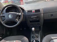 Gebraucht Skoda Fabia 75 PS (55 kW) 2005 Silber Limousine