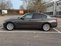 Gebraucht BMW 318 143 PS (105 kW) 2012 Braun Limousine