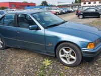 Gebraucht BMW 320 150 PS (110 kW) 1997 Blau Limousine