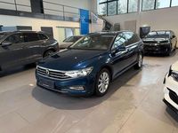 Gebraucht VW Passat 150 PS (110 kW) 2023 Aquamarinblau metallic Kombi