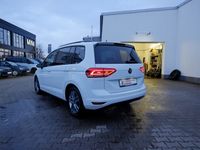 Gebraucht VW Touran S 150 PS (110 kW) 2024 Weiß Van / Kleinbus