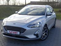 Gebraucht Ford Focus Titanium 120 PS (88 kW) 2018 Grau Kombi