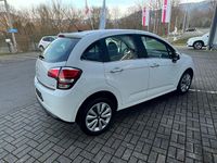 Gebraucht Citroën C3 SELECTION 82 PS (60 kW) 2015 Weiß Limousine