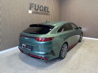 Gebraucht Kia ProCeed Comfort 204 PS (150 kW) 2023 Experience green met. Kleinwagen