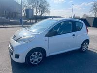 Gebraucht Peugeot 107 69 PS (50 kW) 2010 Weiß Kleinwagen