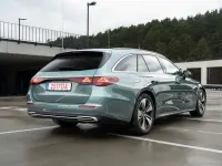 Gebraucht Mercedes E300 197 PS (144 kW) 2024 Grün Limousine