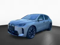 Neu BMW iX M Sport 300 kW (408 PS) 2026 Spacesilber (silber) SUV