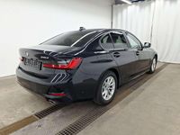 Gebraucht BMW 318 Advantage 150 PS (110 kW) 2021 Black sapphire metallic Limousine