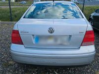 Second-hand VW Bora 115 CP (84 kW) 2000 Argintiu Berlinǎ