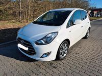 Gebraucht Hyundai ix20 90 PS (66 kW) 2016 Weiß Kleinwagen