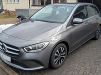 Gebraucht Mercedes B180 Style 116 PS (85 kW) 2020 Grau Van / Kleinbus
