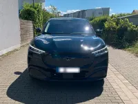 Używany Ford Mustang Mach-E Basis 197 kW (269 KM) 2023 Czarny SUV