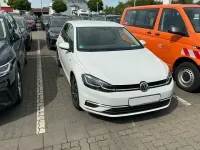 Gebraucht VW Golf VII Comfortline 116 PS (85 kW) 2019 Pure white Limousine