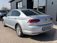 Gebraucht VW Passat Comfortline 150 PS (110 kW) 2018 Reflexsilber metallic Limousine
