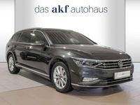 Gebraucht VW Passat Elegance 150 PS (110 kW) 2024 Mangangrau metallic Kombi
