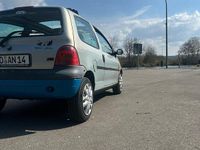 Gebraucht Renault Twingo 58 PS (42 kW) 2002 Silber Kleinwagen