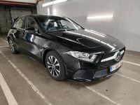 Gebraucht Mercedes A180 116 PS (85 kW) 2019 Schwarz Limousine