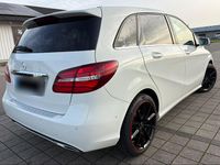 Gebraucht Mercedes B220 170 PS (125 kW) 2018 Weiß Van / Kleinbus